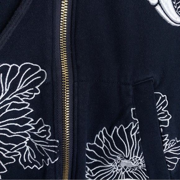 Thom Browne Koi & Chrysanthemum Embroidered Classic 4-Bar Hoodie - Picture 6 of 16